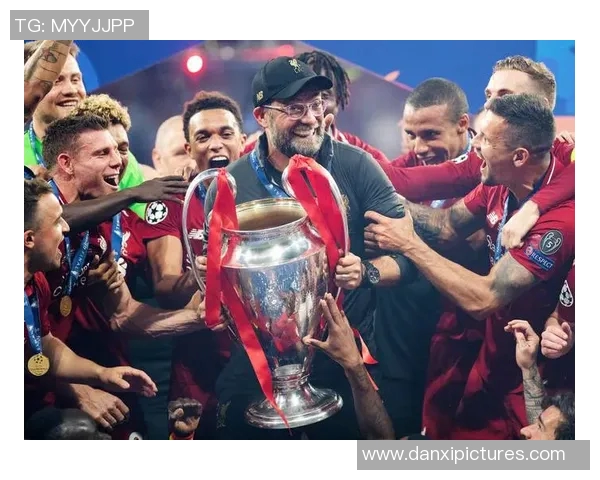 足球球星变奶爸甜蜜瞬间曝光这些爸爸们的温馨家庭生活